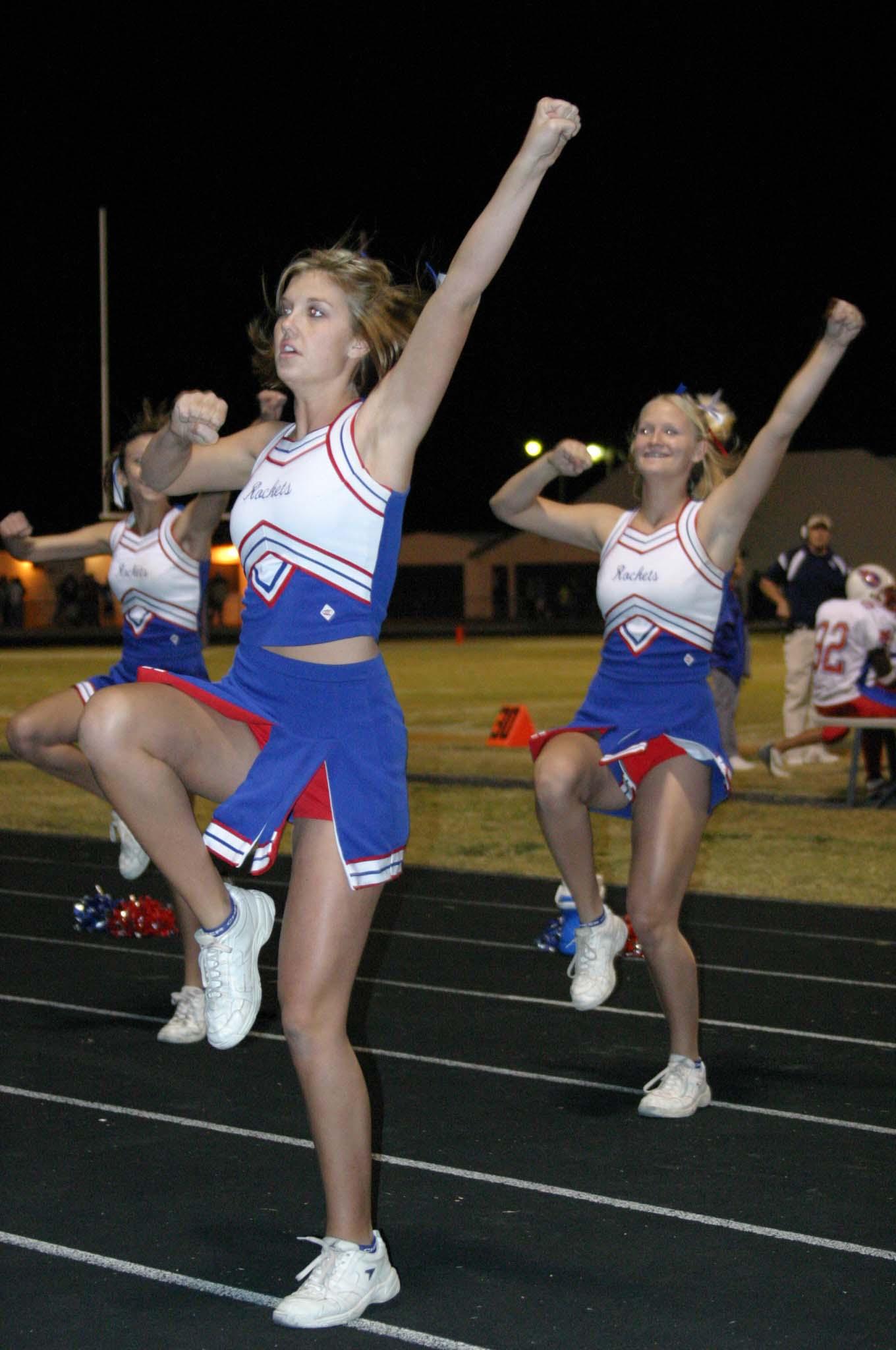 Moon Valley (AZ) HS Cheergirls 2004-2005 - MVHSfb2004_6504
